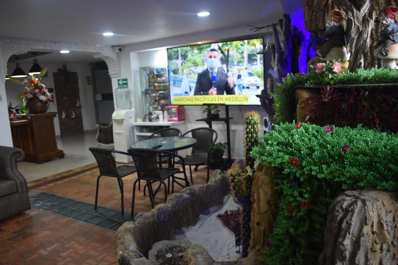 Hotel Alcatraz Yarumal Экстерьер фото